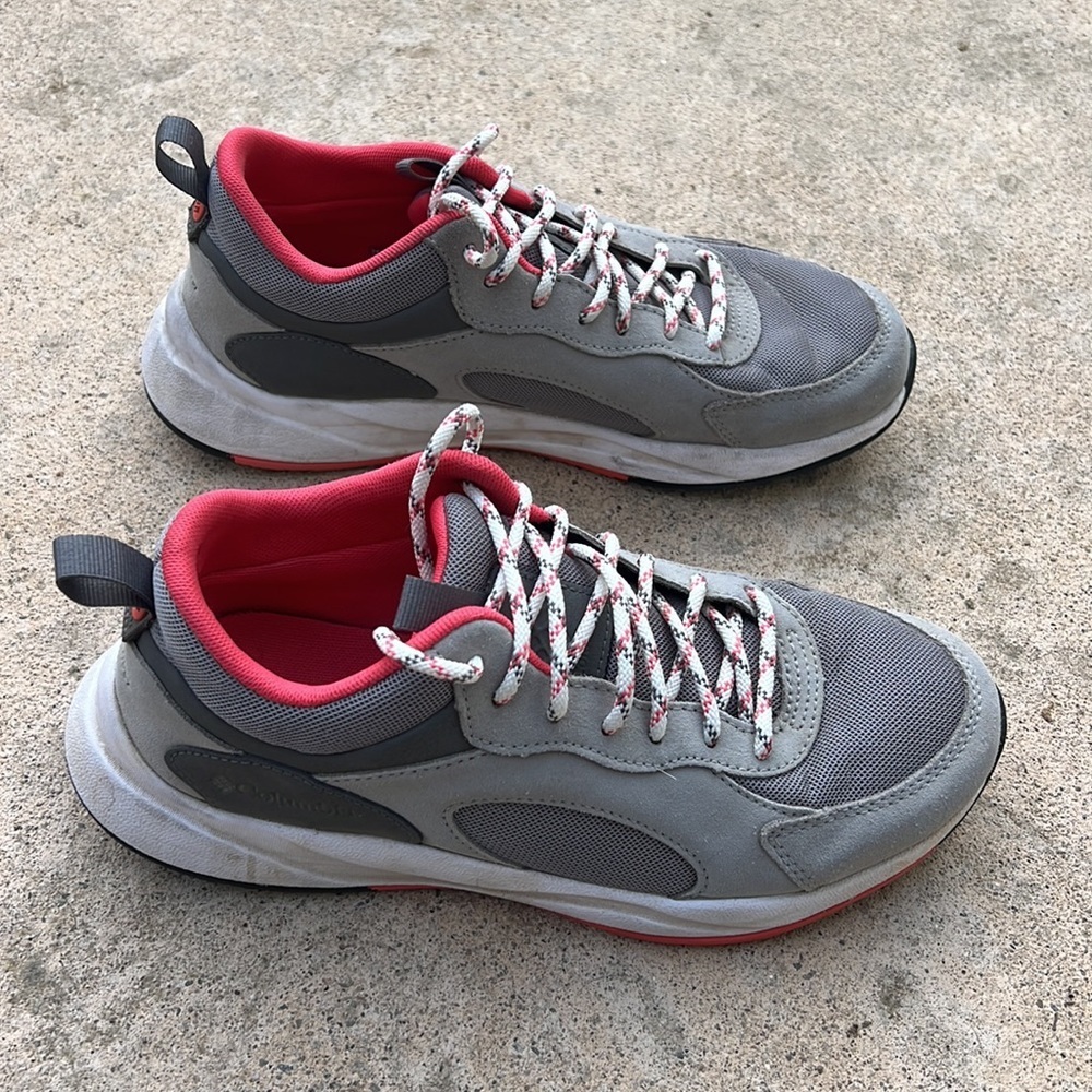 Columbia Women's Pivot Mid Waterproof Hiking Shoe Size 9 - Picture 2 of 9